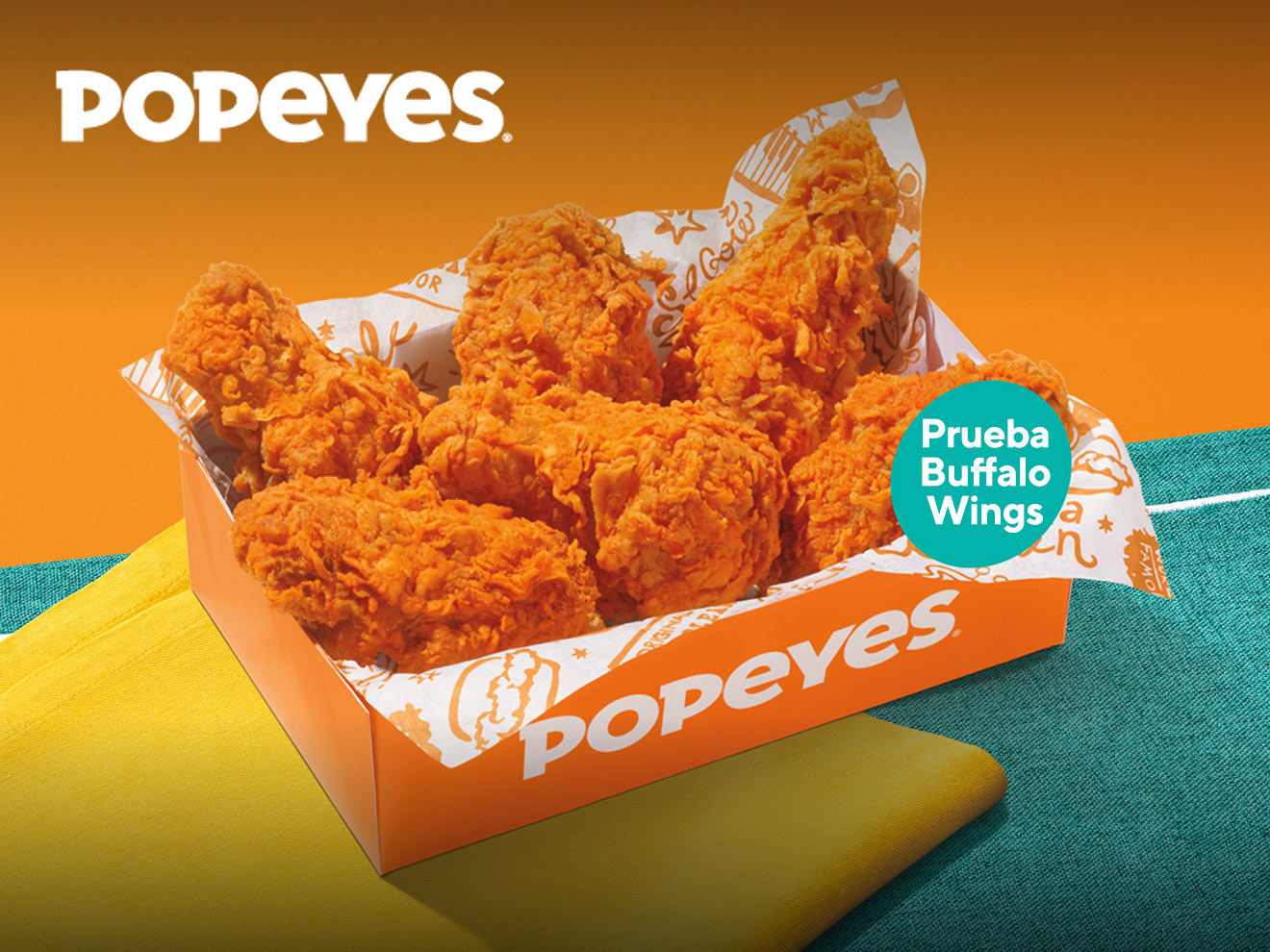 6 alitas de pollo de Popeyes en una cesta.